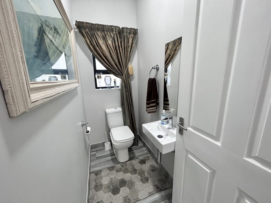 3 Bedroom Property for Sale in Marina Martinique Eastern Cape